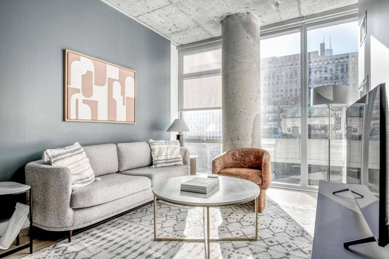 River North 1br w gym pool roof nr Riverwalk CHI-816 1