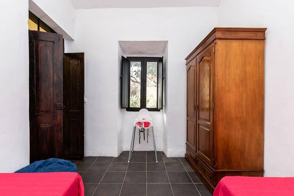 Foto 6 von 30: Bartsia Pink Villa, Schwimmbad, Garten, Terrasse, Parkplatz, Wifi!Neu!