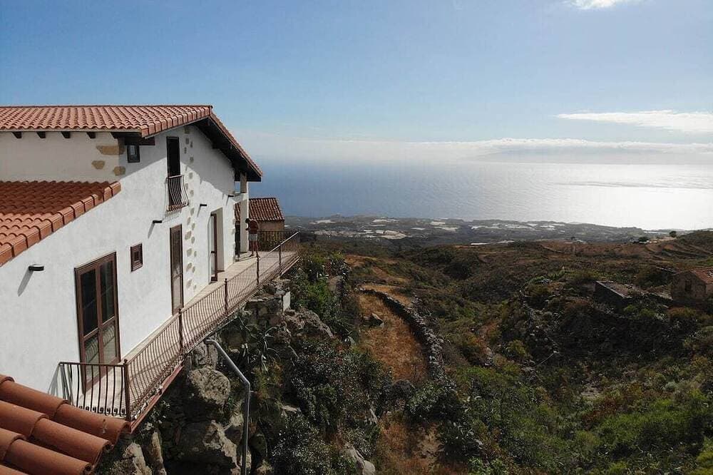 Canarian style house with sea views and terrace 1