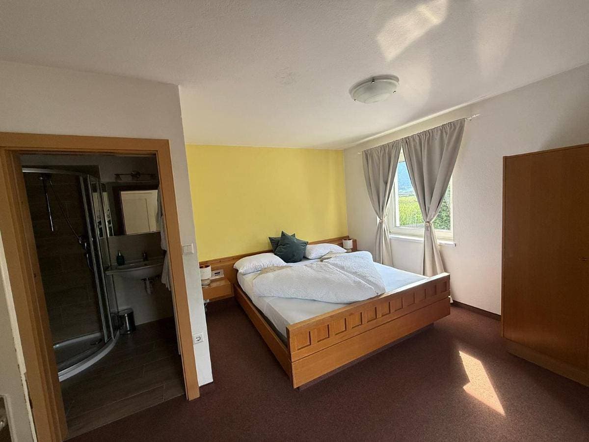 Foto 4 von 5: Small Double Room