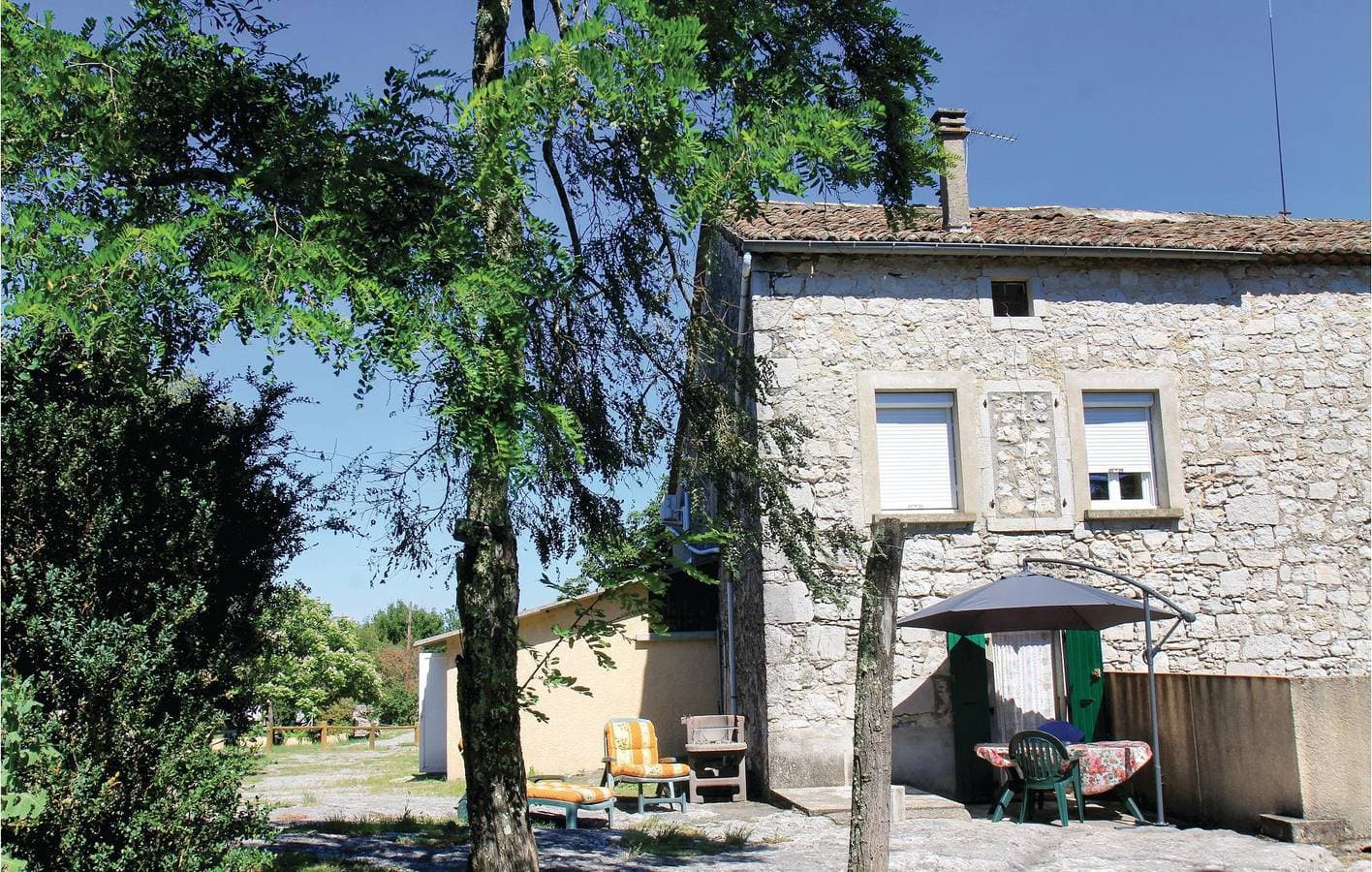 Foto 5 von 13: Labeaume Gartenwohnung mit TV & Küche