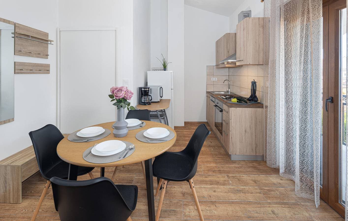 Foto 8 von 34: Modernes Apartment mit Pool, WLAN und Parkplatz in der Nähe des Stadtzentrums von Musalez