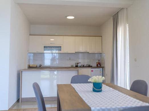 VILA NAUM 1