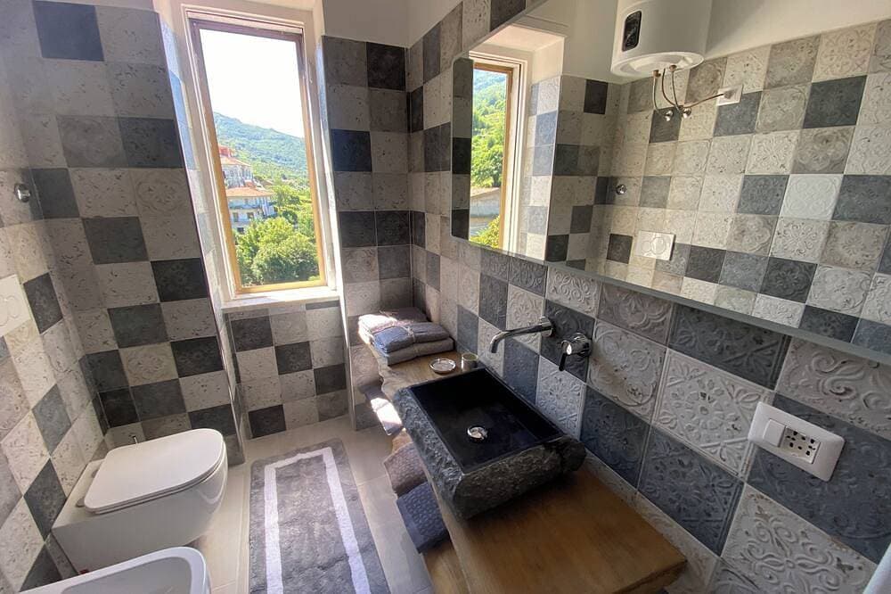Foto 6 von 23: A pop suite in the blue of the Coast in the beautiful setting of the Lattari Mountains