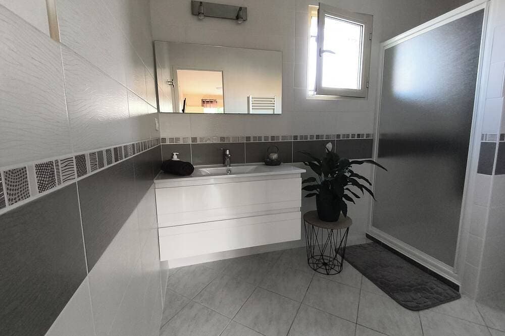 Foto 12 von 24: 5 minutes from downtown Cognac: Charming private room—Heated pool