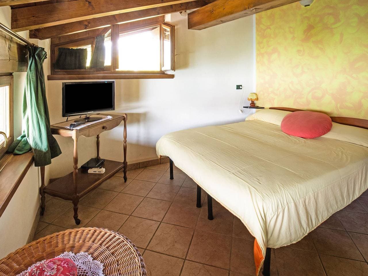 Foto 4 von 40: Hütte in Parole nahe Wald und See