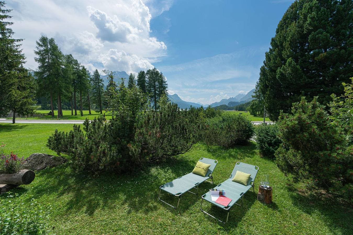 Foto 7 von 25: Chesa Tscheppa 1 – Wohnung mit Seeblick & Gartensitzplatz
