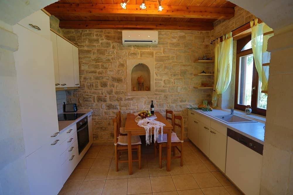 Foto 12 von 30: Villa Sifina, Natursteinvilla, Meerblick, 10 Minuten Fahrzeit zum Strand, Pool