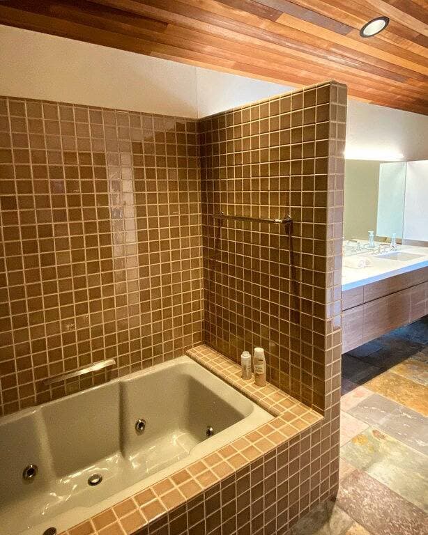 Foto 4 von 29: Unglaublich schönes, privates, einzigartiges Zuhause am Bluff am Meeresrand!