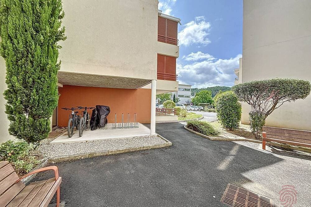 Foto 10 von 22: Gemütliche 2-Zimmer-Wohnung mit Terrasse, WLAN und Parkplatz, 500 m zum Stadtzentrum & Thermen
