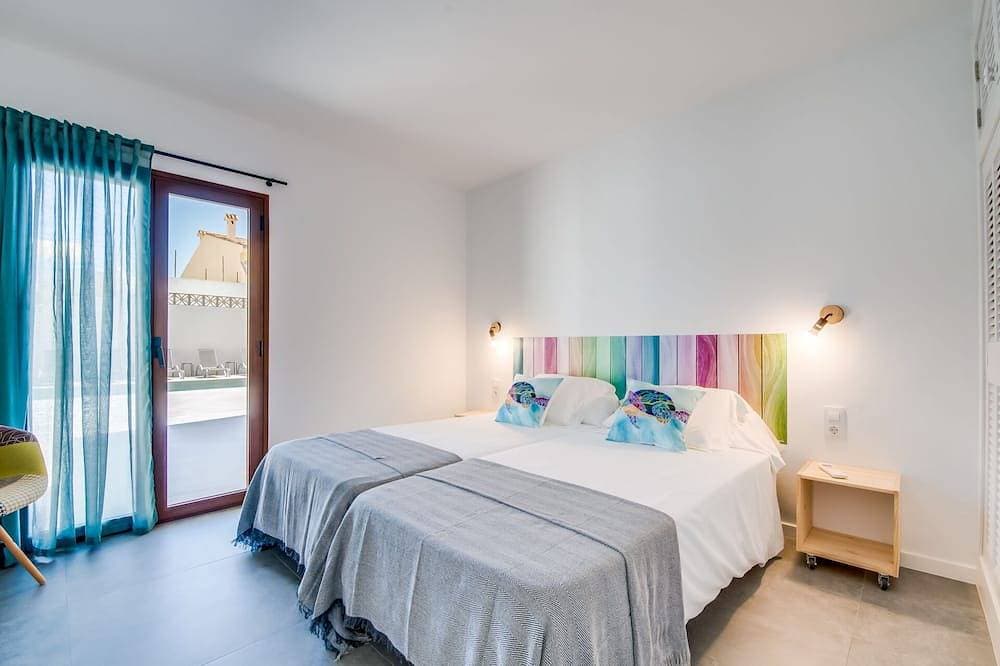 Foto 2 von 30: Super !! New apartment Cala Morlanda, up to 6 people. Pool, wifi incl