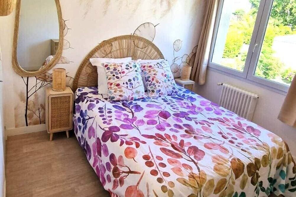 Foto 3 von 20: Wohnung mit 2 Schlafzimmern, Strand zu Fuß erreichbar mit Parkplatz und Balkon.