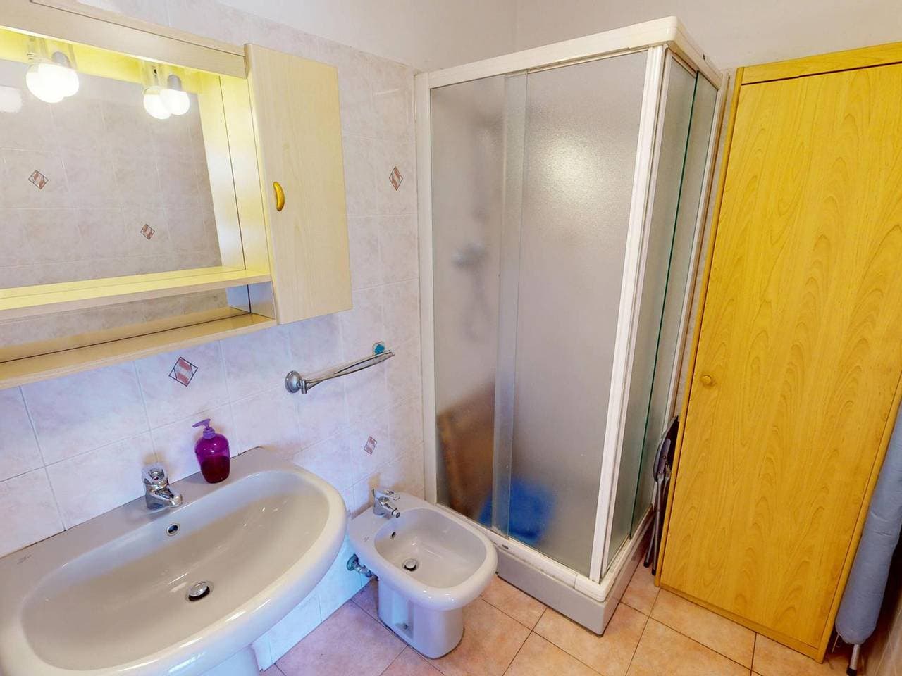 Foto 8 von 12: Angenehmes 2Z letzte Etage mit großer Terrasse und Privatparkplatz