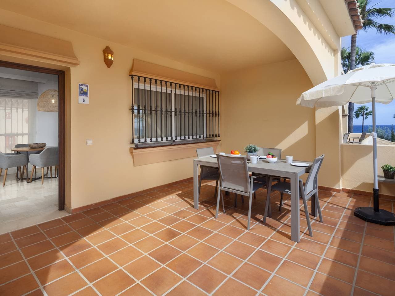 Foto 6 von 28: Moderne Wohnung in Mijas Costa - 1 Schlafzimmer, Terrasse, Pool, WiFi, 4 Pers.