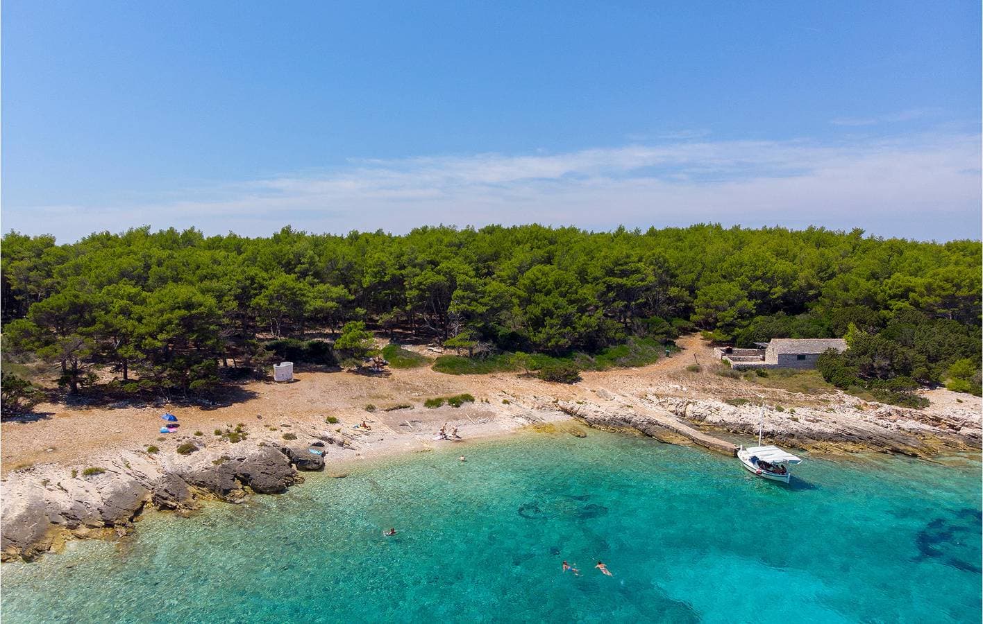 Foto 10 von 30: Urlaub am Meer: Gemütliche Ferienwohnung mit Pool, Terrasse und Parkplatz