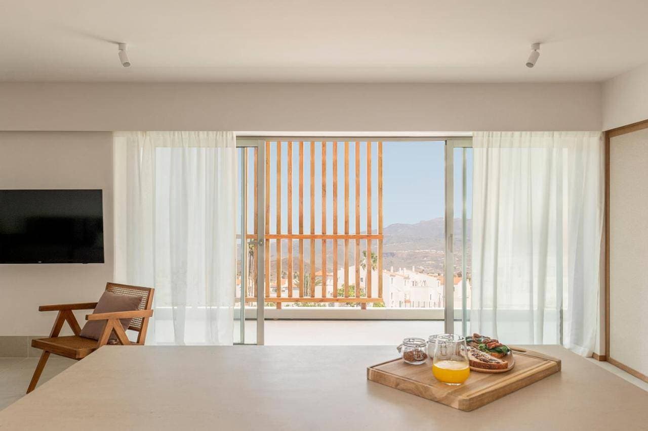 Foto 11 von 17: One-Bedroom Apartment with Balcony and Mountain View