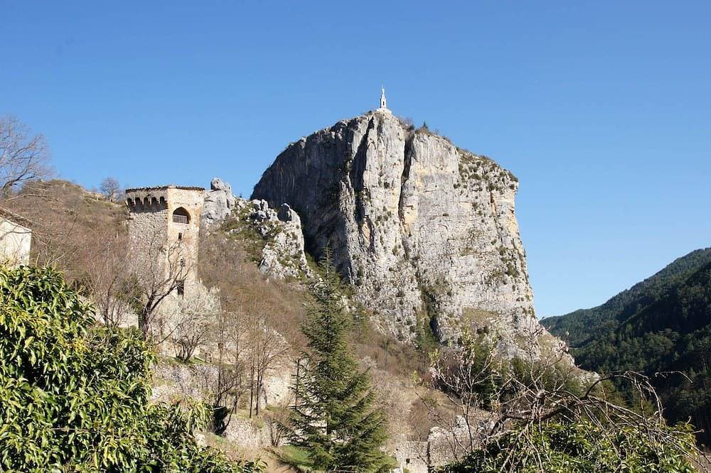 Foto 12 von 17: Meuble De Tourisme 2 Etoiles Refait à Neuf Centre Ancien Castellane