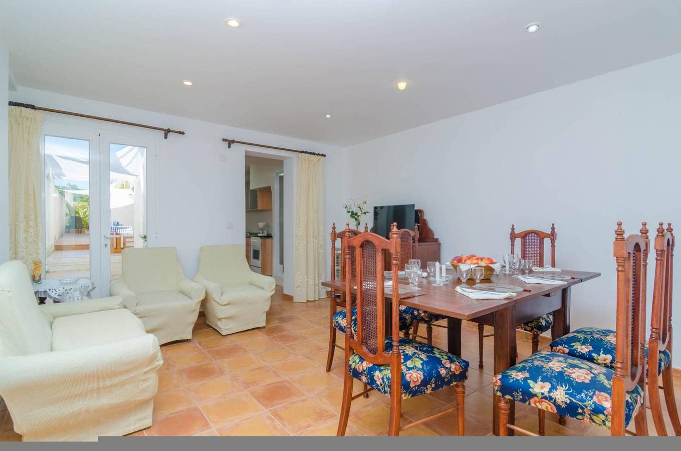 Foto 9 von 24: Villa für 4 Personen mit Garten