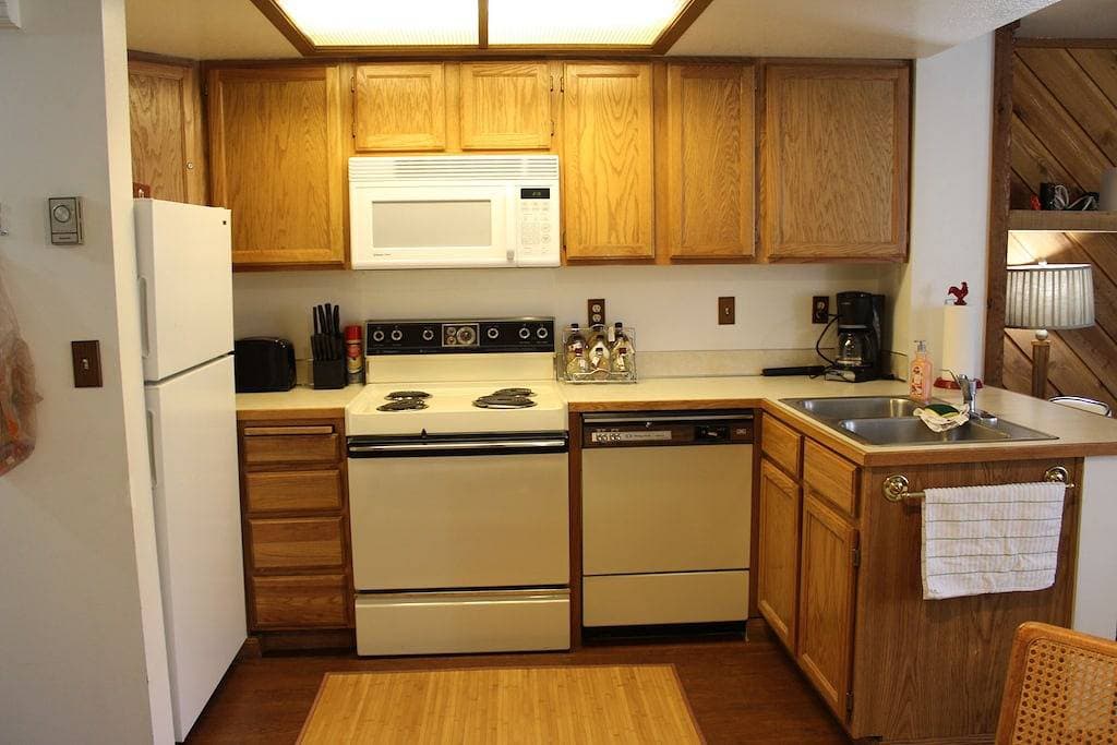 Foto 4 von 26: Aufgerüstete Brian Head Timberbrook Condo in der Nähe der Skipisten für 4 Personen