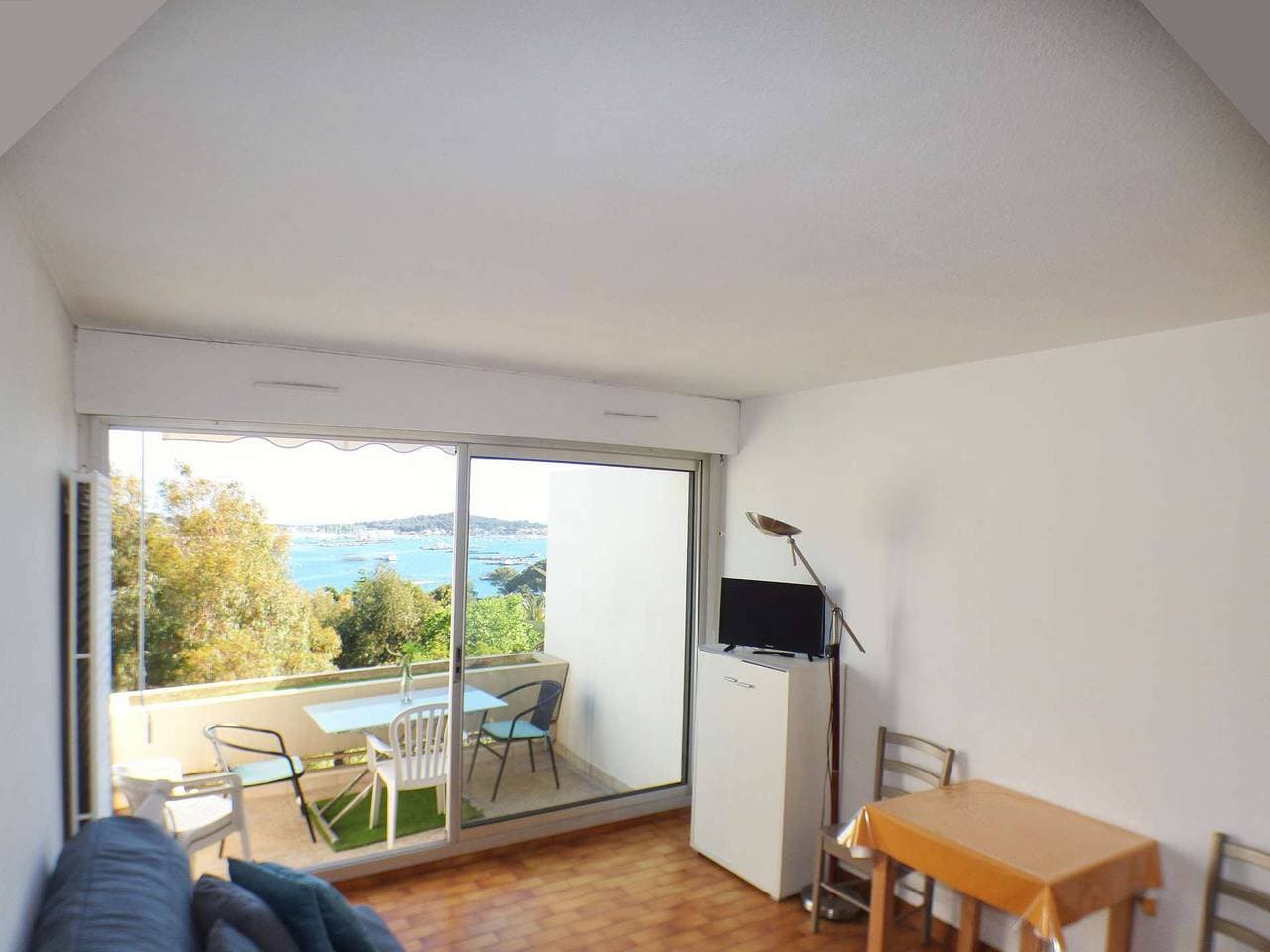 Foto 4 von 12: Herrlicher Meerblick, in der obersten Etage mit Aufzug, Residenz mit Swimmingpool