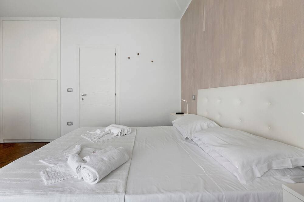 Foto 6 von 26: Zimmer 'Camera Matrimoniale Monica' mit WLAN und Klimaanlage