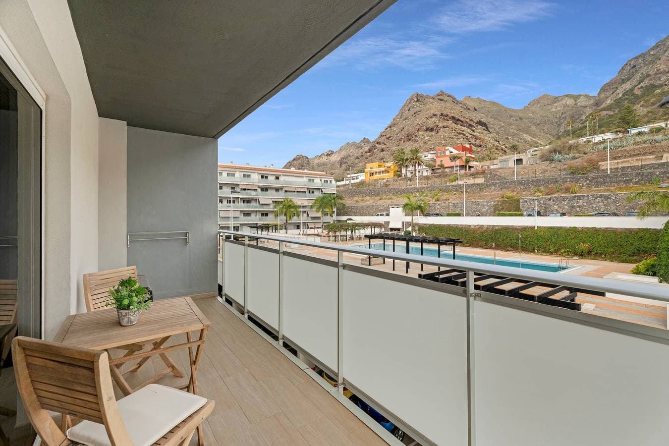Foto 2 von 31: Ferienwohnung 'Bajamar En Armonía' mit Bergblick und WLAN