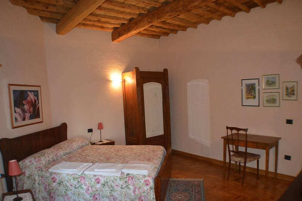 Foto 9 von 30: Altes mittelalterliches Dorf nahe Florenz, Chianti-Hügeln, 6 Räume 8 Personen