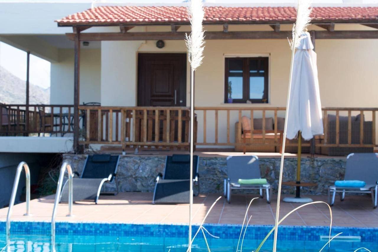 Foto 4 von 52: Villa with Private Pool