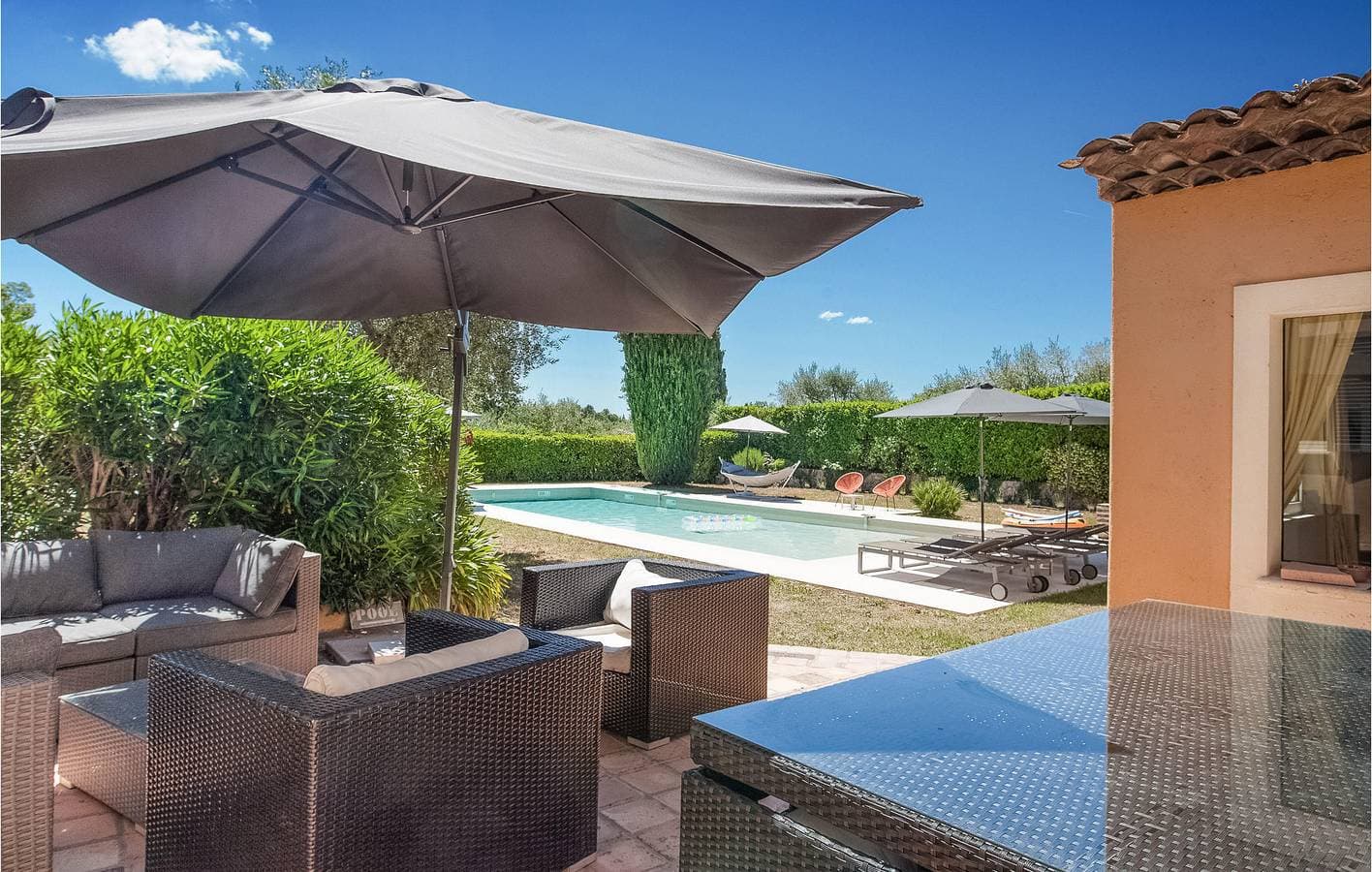 Foto 9 von 44: Stilvolle 180qm Wohnung mit Pool und Stadtblick, Saint-Cézaire-sur-Siagne