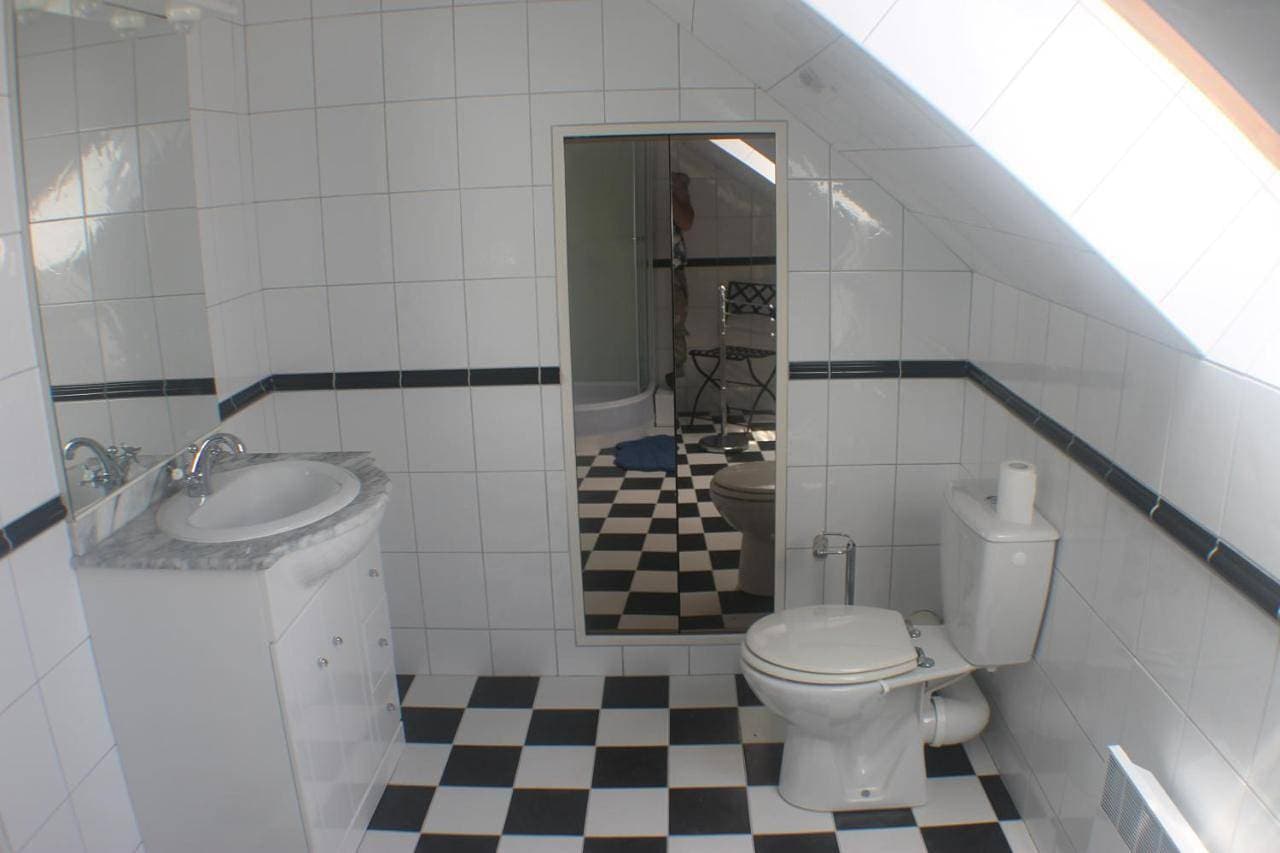 Foto 11 von 13: Three-Bedroom House