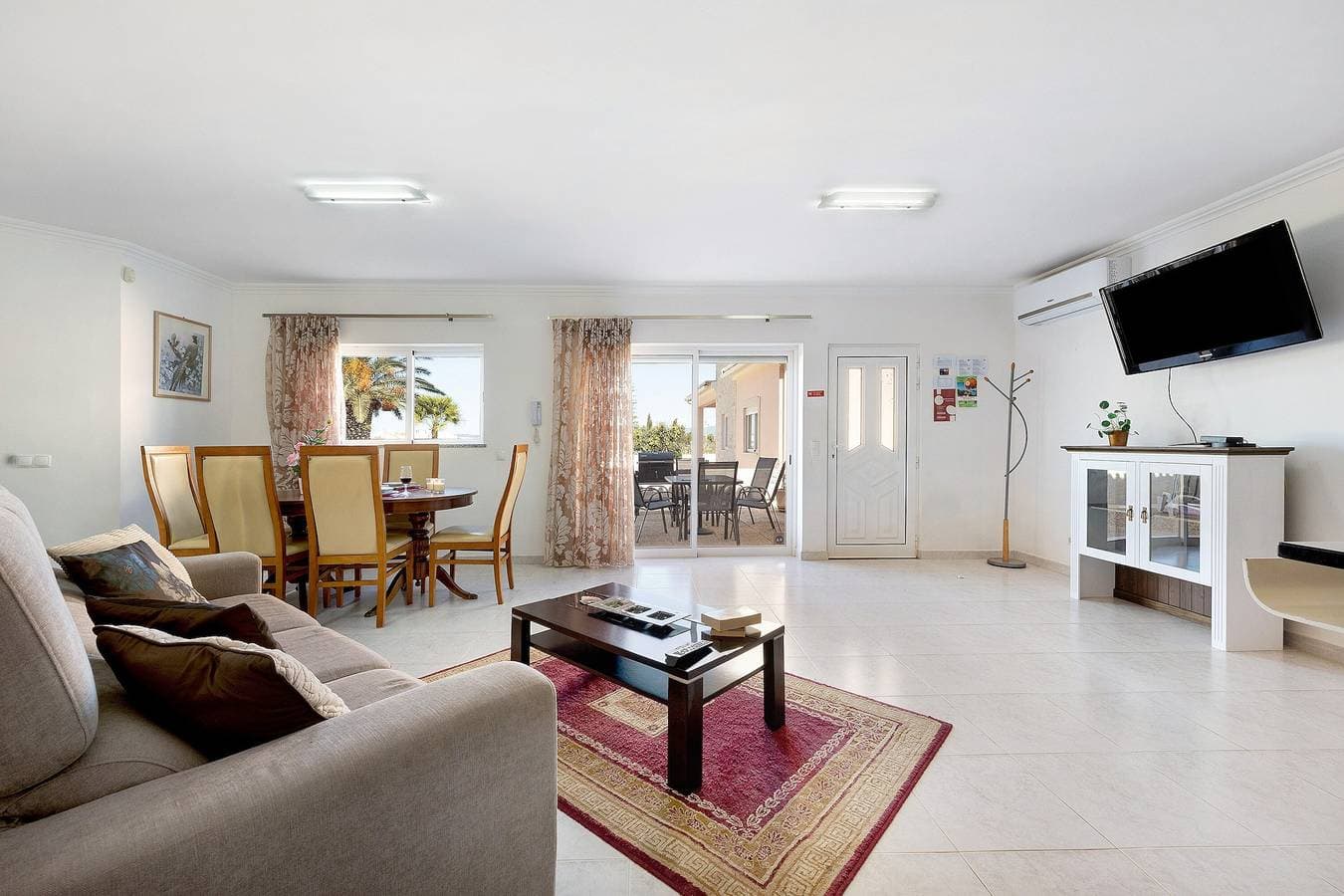 Foto 3 von 27: Villa 'Lugar Encantador' mit Garten, Sonnenterrasse & Grill nahe den Stränden von Alvor