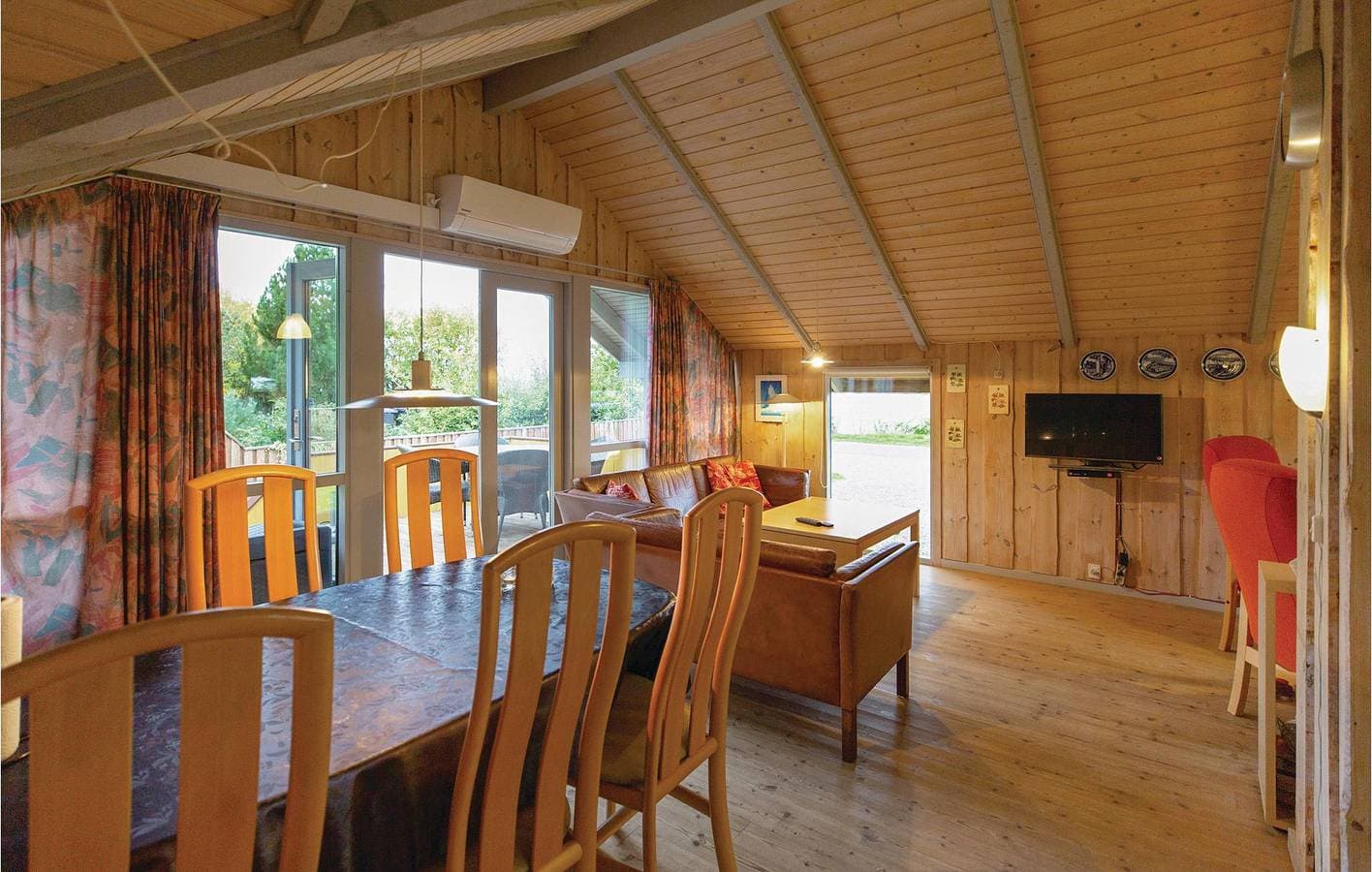 Foto 10 von 19: Ferienhaus für 6 Personen mit Terrasse