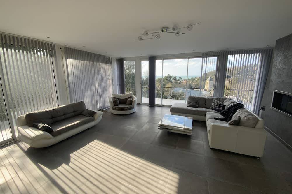 Villa Panorama, sea view and cliffs of Etretat 1