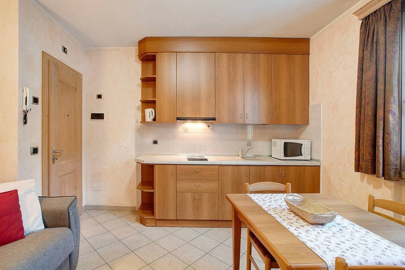 Foto 3 von 29: Ferienwohnung 'Al Bait Da Marangona 4' mit Bergblick, Gemeinschaftsgarten und WLAN
