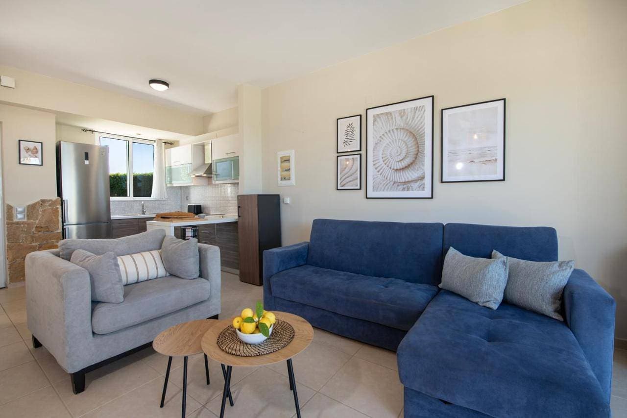 Gabriel apartment with a shared pool close to the beach 1