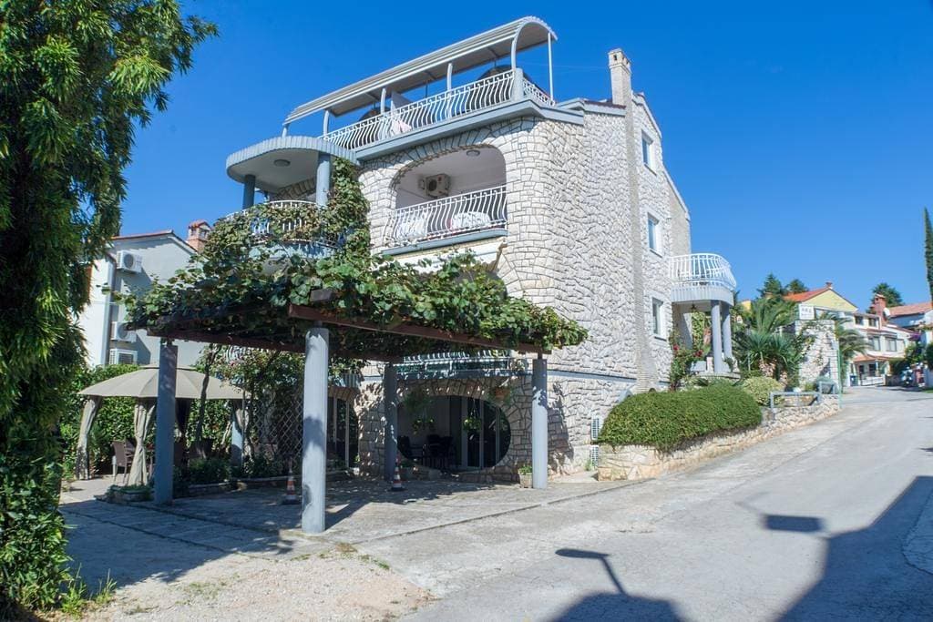 Studioapartment in Rovinj mit Terrasse, Klimaanlage, W-Lan, Waschmaschine (4686-5) 1
