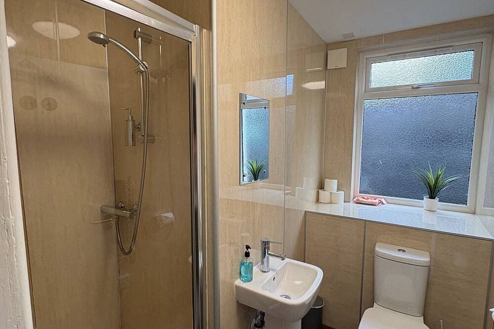 Foto 4 von 24: Annex-Budget-Doppelzimmer-Gemeinsames Badezimmer