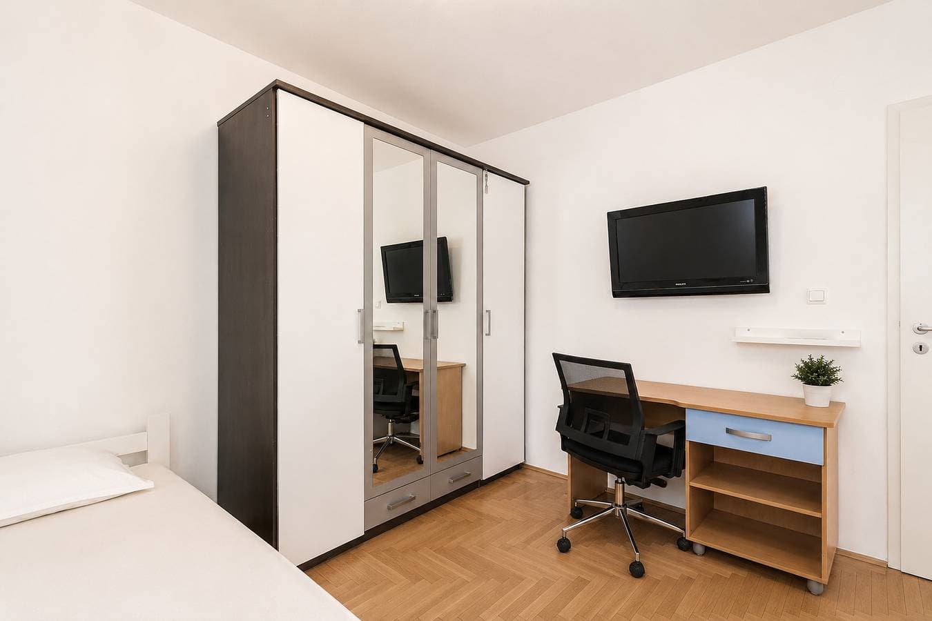 Foto 7 von 9: Modernes Apartment am Meer mit Balkon - Erika, Donja Lastva