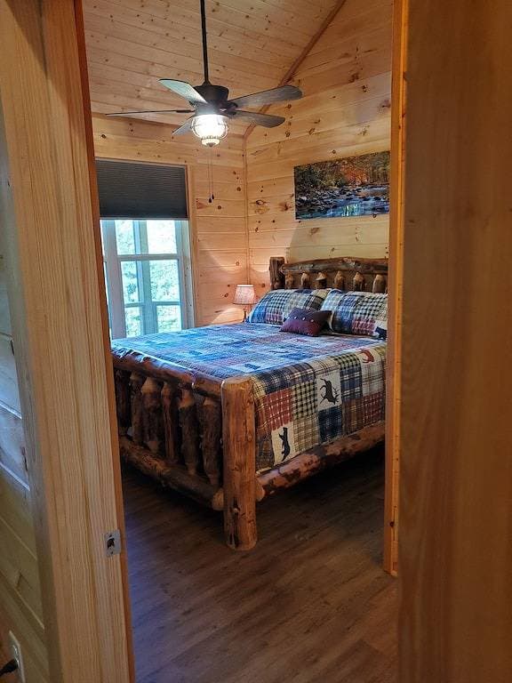 Foto 13 von 43: Private Cabin • Hot Tub • 2 Kings
