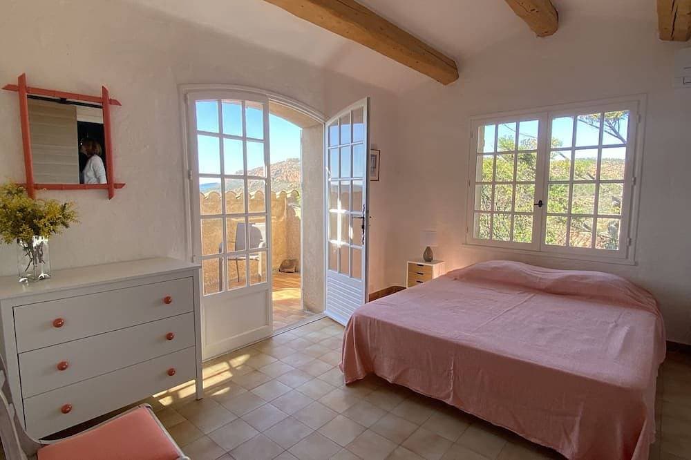 Foto 2 von 30: Villa for 10 people - swimming pool - 180° panoramic view - 5 air-conditioned bedrooms