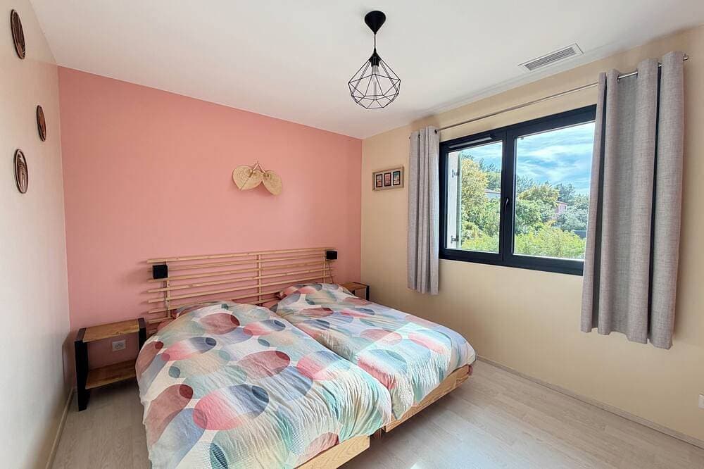 Foto 4 von 30: Charming 3-star villa of 110m2 with swimming pool 20' from the sea in a quiet location