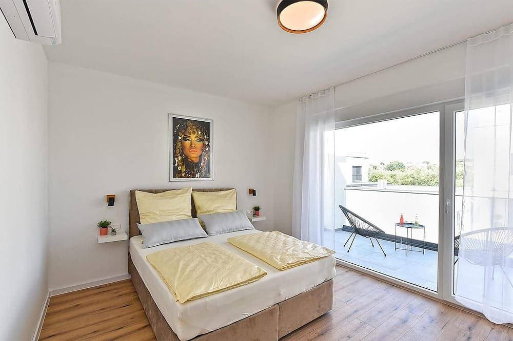 Foto 2 von 28: Beautiful home in Peroj with private swimming pool, can be inside or outside
