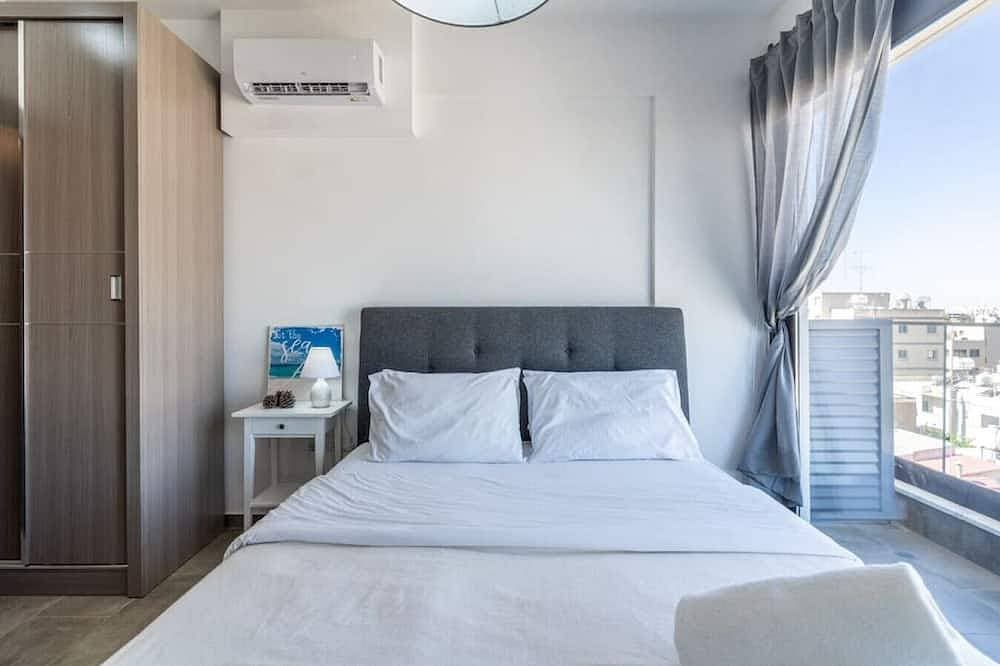 Foto 4 von 30: Maryam's 2-Br Apt Facing Larnaca Harbor W/ Pool