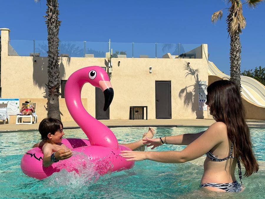 Foto 4 von 35: Camping Tikayan Domaine du Golfe de Saint Tropez - Mobilheim 2 personen - Tennessy Standard.