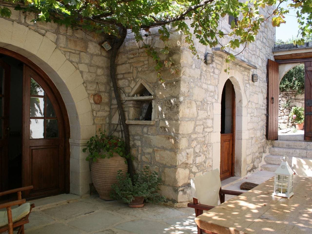 In Douliana mit Großem Balkon 1