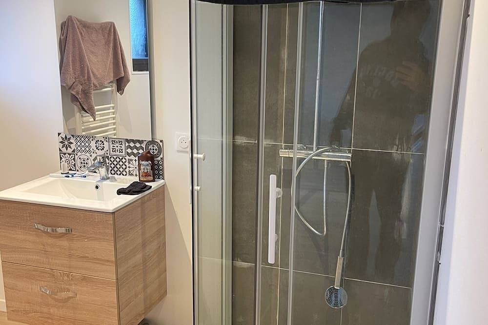 Foto 8 von 30: Maison Entièrement Rénovée Située à 50 Mètres de la mer Jardin 4 Chambres 2 Sdb