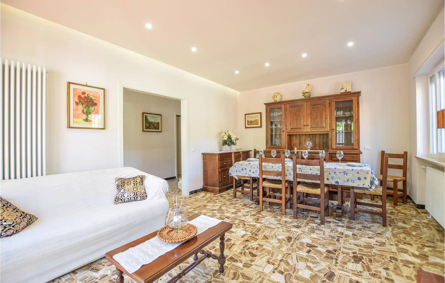 Foto 4 von 17: Camaiore Retreat: 100qm, A/C, Pool, Parkplatz, Garten, WiFi
