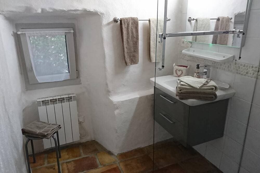 Foto 4 von 12: Typisches Landhaus - Saint-florent-sur-Auzonnet