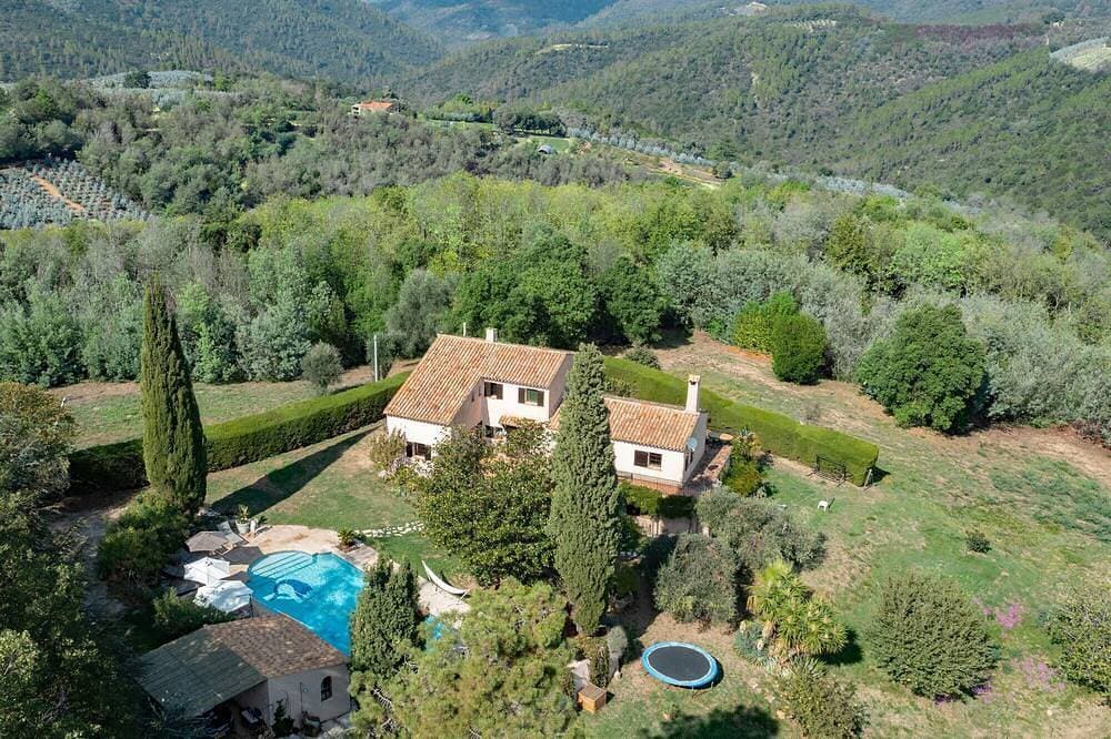 Foto 12 von 30: Villa Les Margoutons – Familienfreundliche Villa mit beheiztem Pool, Meerblick und großem Garten bei Cannes