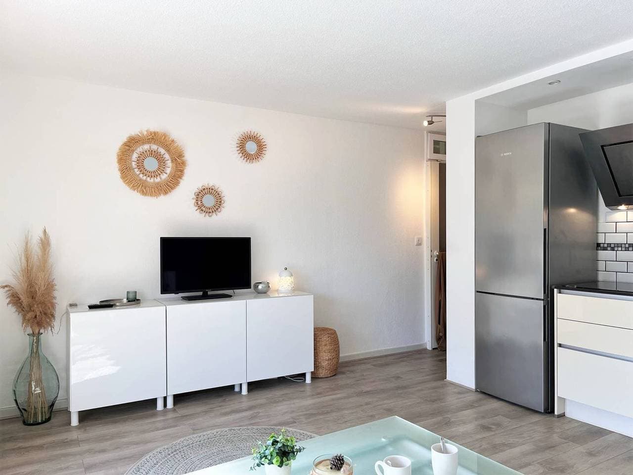 Foto 4 von 15: Klimatisierte 2-Zimmer-Wohnung mit Terrasse, Pool und WLAN, 4 Schlafplätze, Le Lavandou